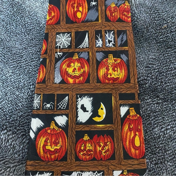 Halloween Pumpkin Necktie - Picture 3 of 4